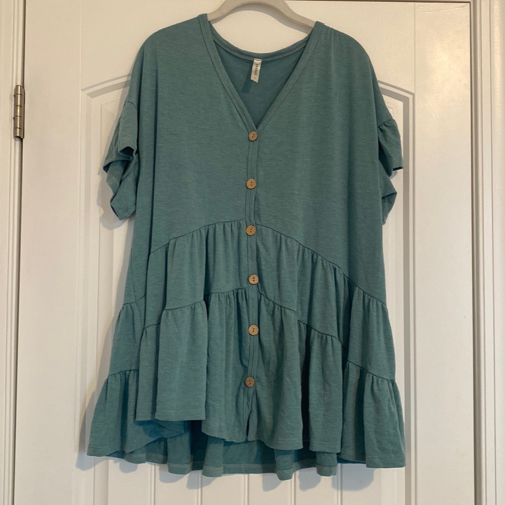Teal top